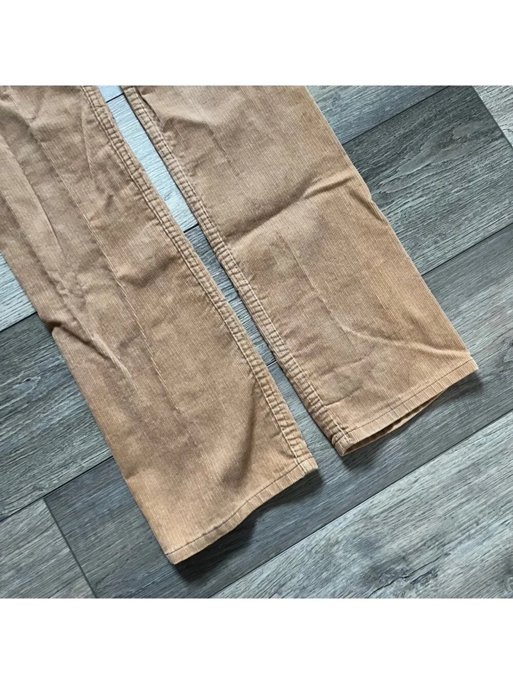 Vintage Levi's 519 Men's 30x36 Corduroy Pants Beige Tan Straight Leg USA